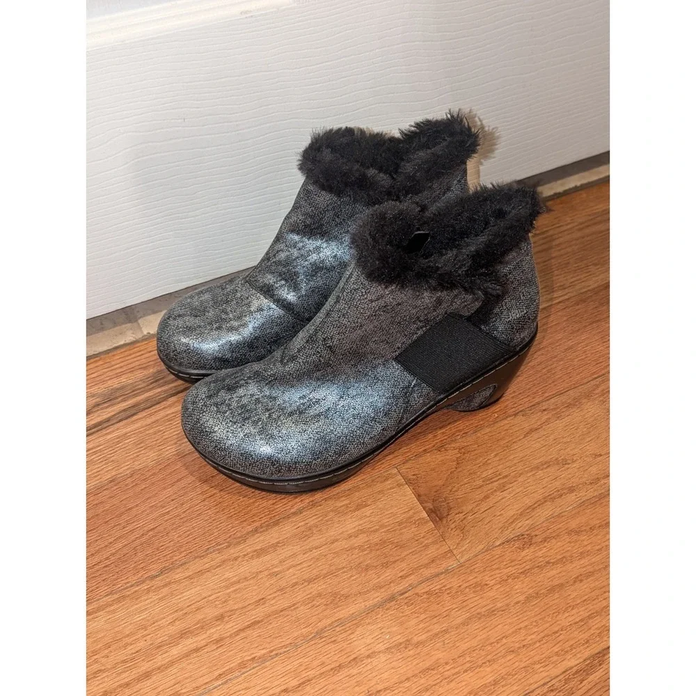 Cozy Cottage JBU by Jambu Faux Fur Vegan Ankle Boots Silver Black 8.5